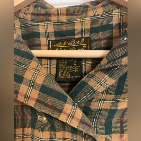 Vintage Eddie Bauer women’s plaid lightweight flannel, medium - Picture 2 of 9